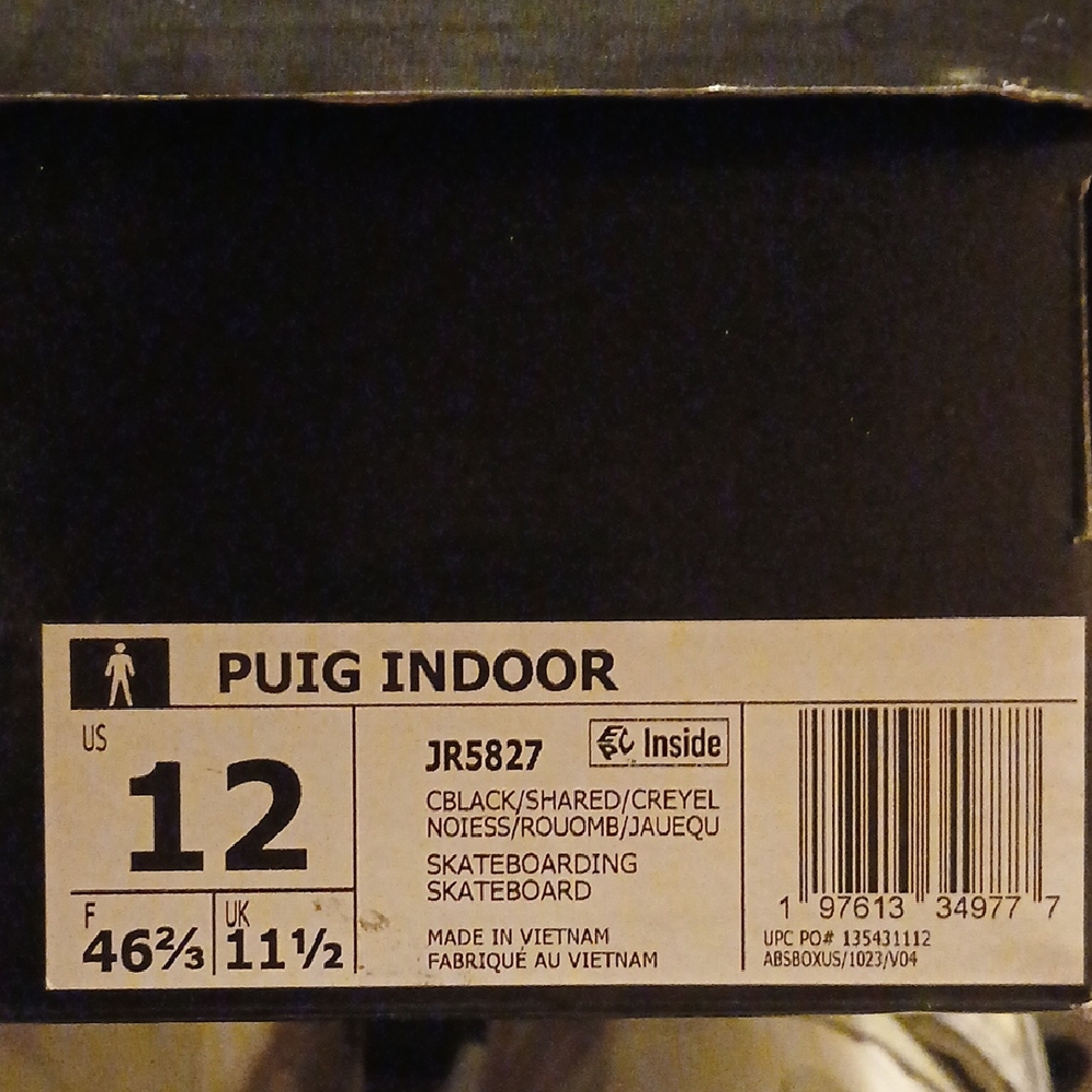 Brand New/ Never Worn Puig Indoor Skateboarding Shoes - Black
